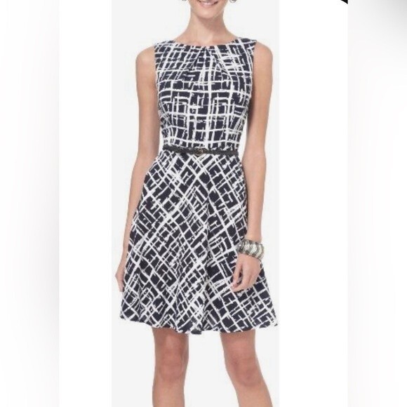 Black and white abstract print pleated dress size 10 - Picture 1 of 6